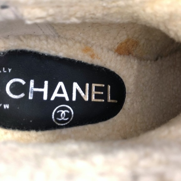 Chanel Shearling CC Ankle Boots Gray Distressed - Picture 7 of 8